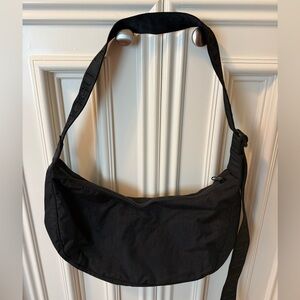 BAGGU Medium Nylon Crescent Bag in Black